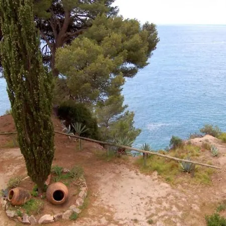 Front De Mer